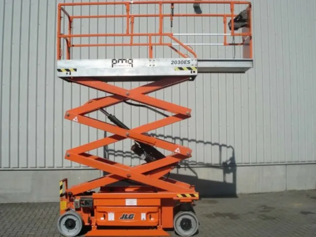 Ножничный подъемник JLG 2030ES