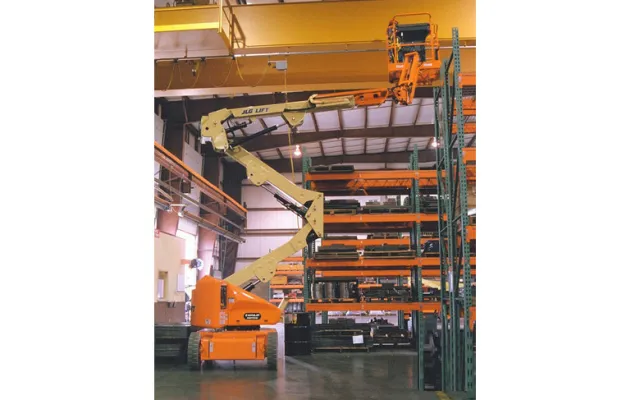 Самоходный коленчатый подъемник JLG M400AJP