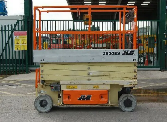 Ножничный подъемник JLG 2630ES